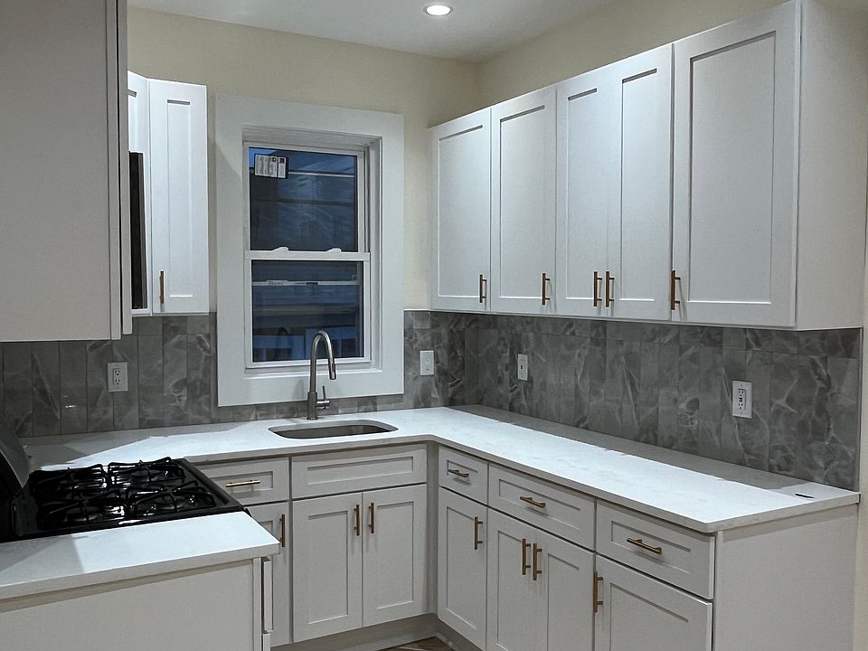 1st image of 88 Dayton St Floor 1