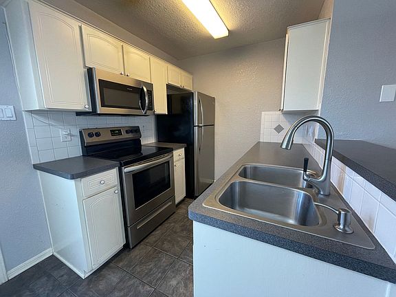 5th image of 1607 Dugger Cir APT A