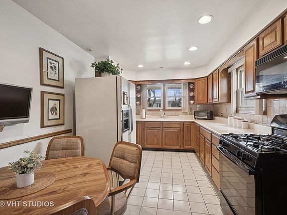 5th image of 1375 Yager Ln