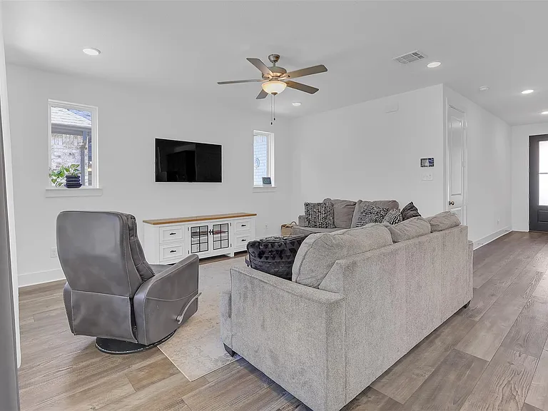 1220 Lady Mantle Way — Photo 8