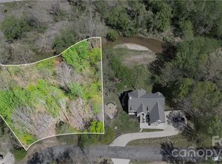 34 W Rambling Creek Dr, Tryon, NC 28782