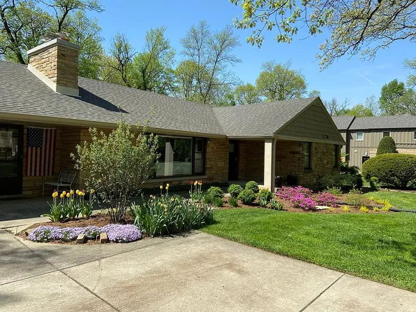 171 Timber Trail Dr, Oak Brook, IL 60523