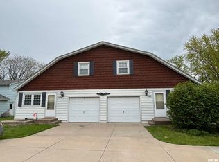 2030 Devils Glen Rd, Bettendorf, IA 52722