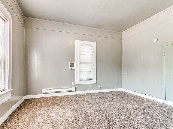 4th image of 107 SW 27th St