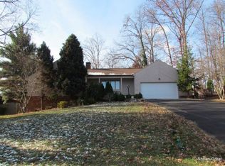 104 Macgregor Dr, Blue Ridge, VA 24064