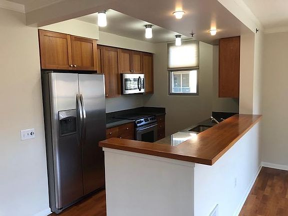 4th image of 1800 Washington St APT 313