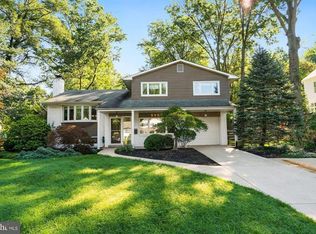 8909 Charles Augustine Dr, Alexandria, VA 22308