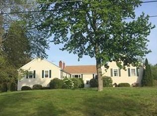 30 Cobb Rd, Wrentham, MA 02093