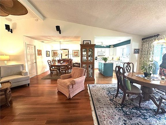 5th image of 2390 SW Bobalink Ct