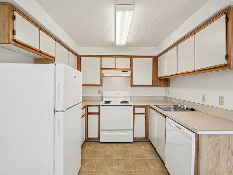 La Creole Apartments — Photo 21