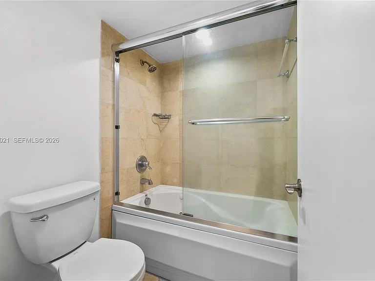 18011 Biscayne Blvd #902 — Photo 16