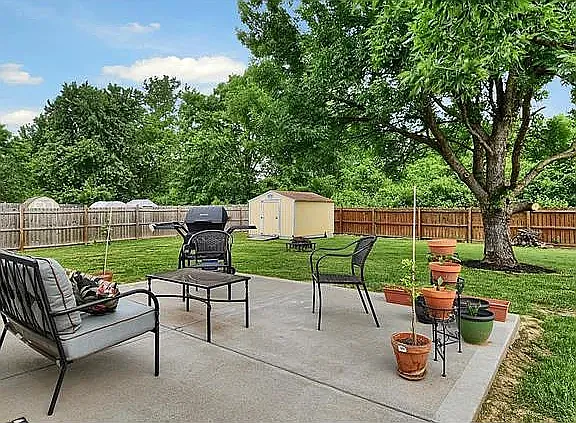 1347 Shallow Lake Dr — Photo 7