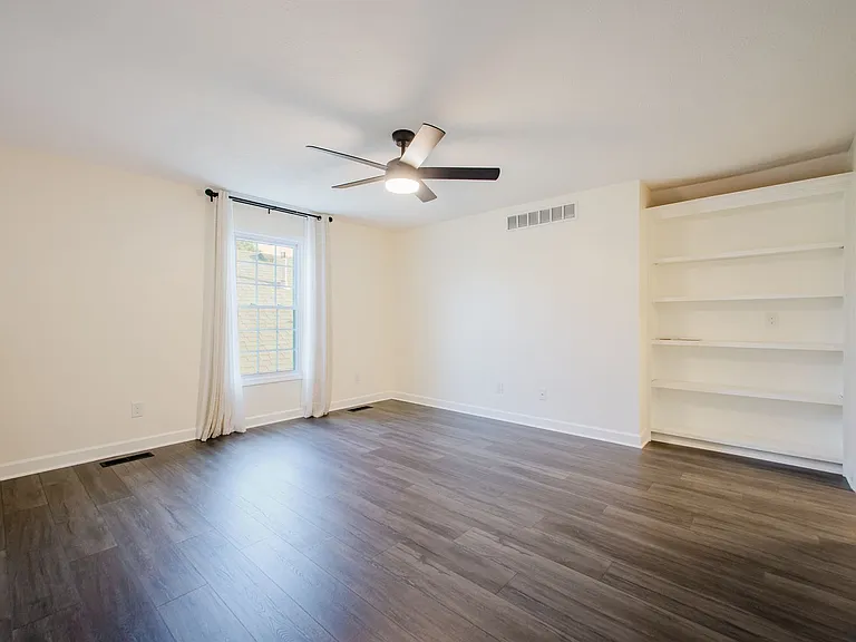 3413 Rainview Cir — Photo 36