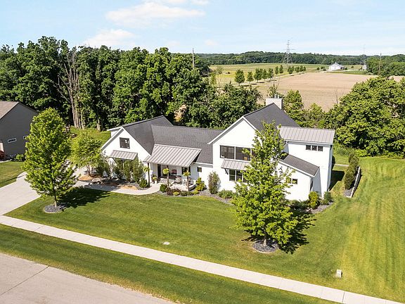 3rd image of 565 Midgrove Dr