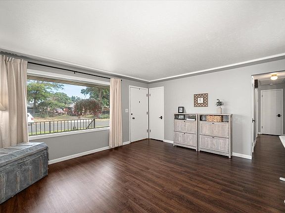 3rd image of 1408 E Joseph Ave