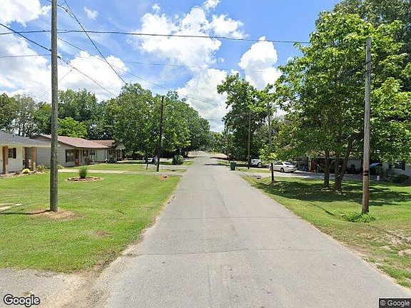 Exterior Neighborhood (street photo)