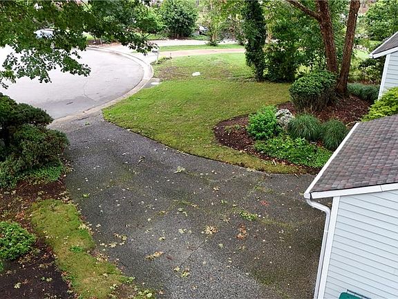 5th image of 49 Dillwyn Dr