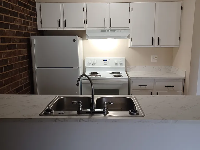 3703 James St #3D — Photo 1