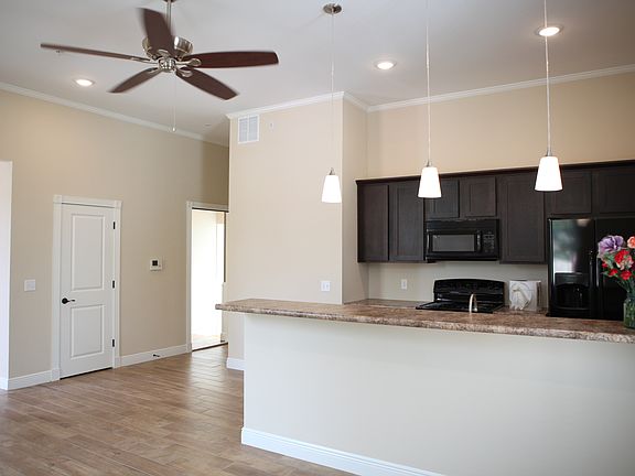 3rd image of 114 E University St #4