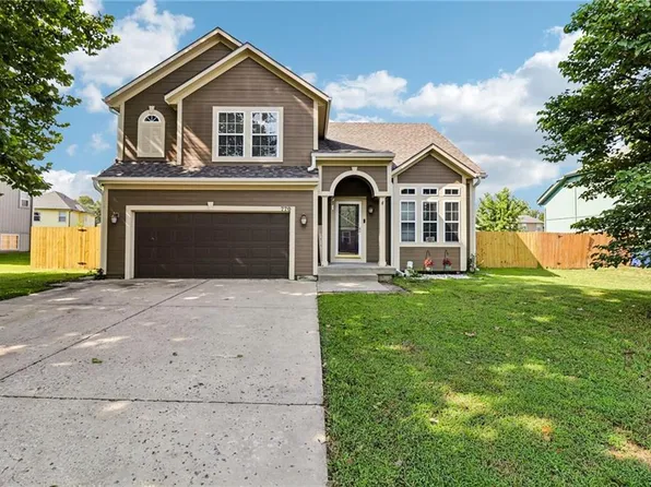 770 River Falls Rd, Kansas City, KS 66111