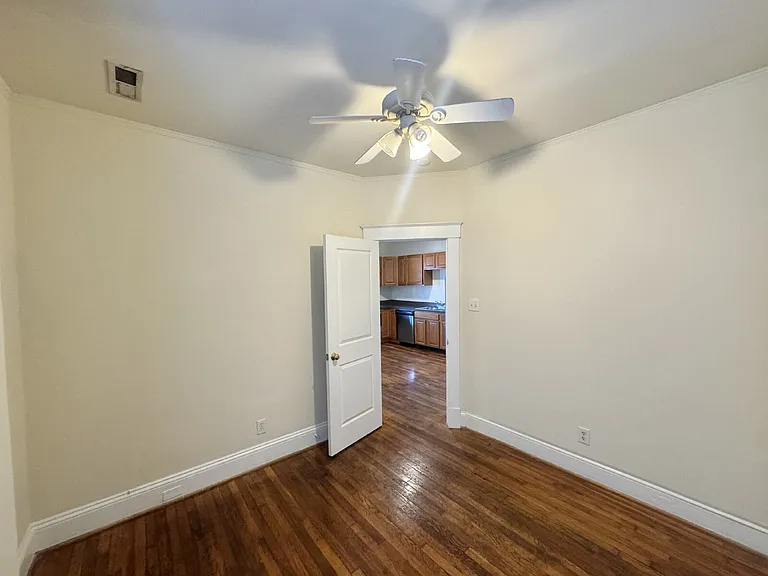 1514 Bainbridge St #B — Photo 18