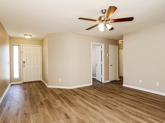 4th image of 833 E Geona St