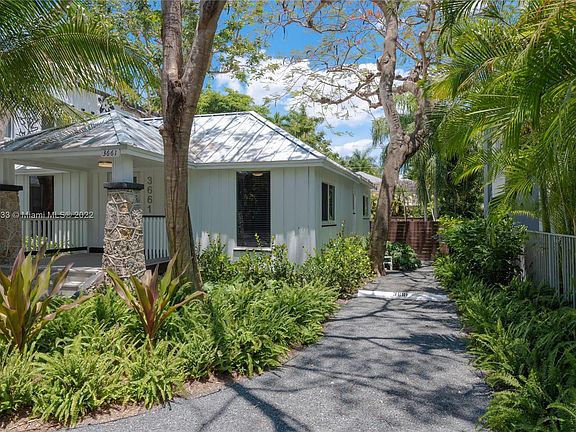 4th image of 3661 Poinciana Ave #3661