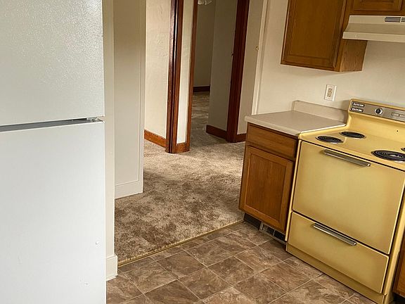 4th image of 2831 Capitol St