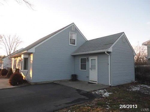 3rd image of 3701 Greenway St