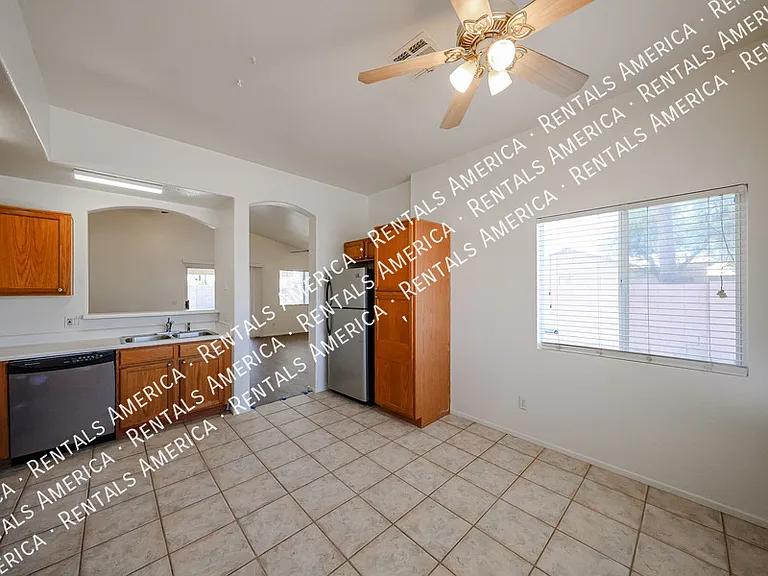 16195 W Lincoln St — Photo 9