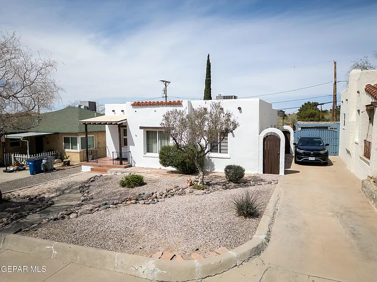 1211 Mesita Dr — Photo 6