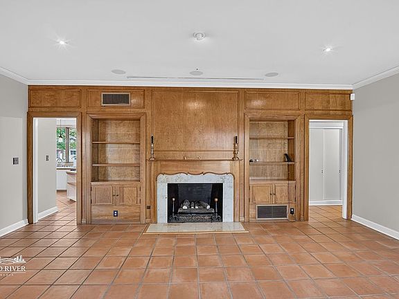 5th image of 708 Azalea Dr
