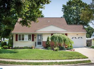 8 Rolling Ln, Hamilton, NJ 08690