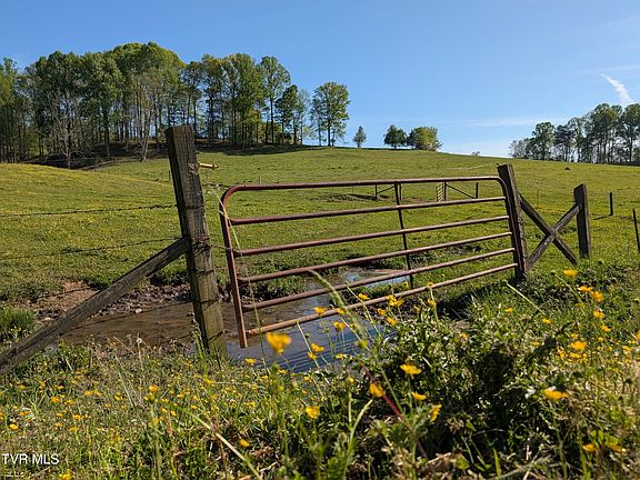4th image of 139 Bill Bennett Rd