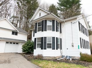 335 Hudson St, Hawley, PA 18428