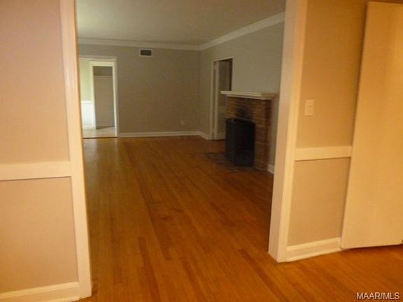 3rd image of 2615 Ashlawn Dr