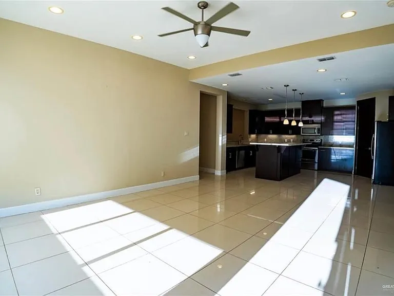 1220 E Agusta Ave — Photo 3