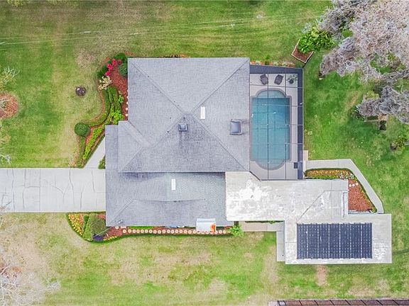 4th image of 15517 Lake Magdalene Blvd