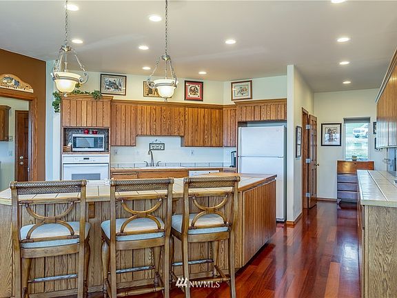 3rd image of 615 Chelan Trails Road