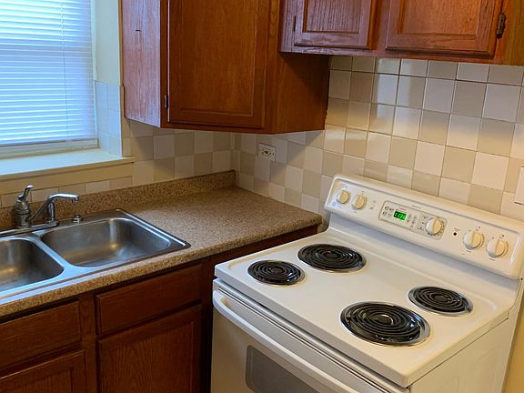 4th image of 6015 N Fairfield Ave APT 2