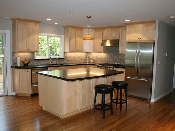 2nd image of 1631 Hallbrook Dr