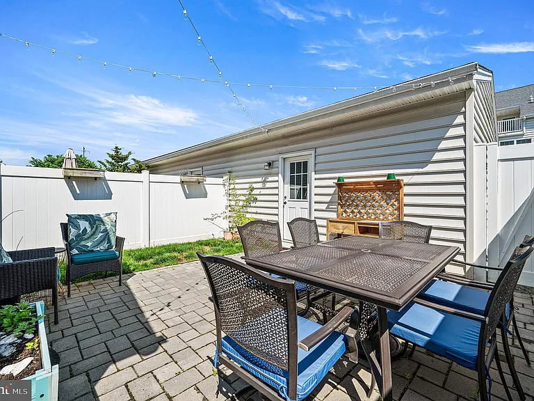 625 W Mulberry St — Photo 33