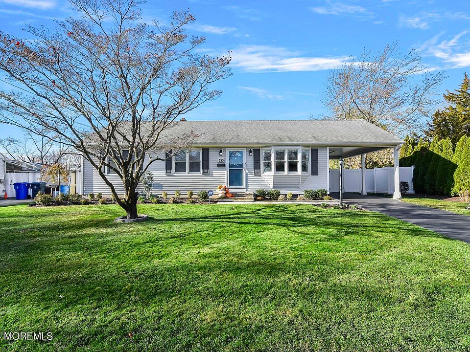 1st image of 216 Wedgewood Drive