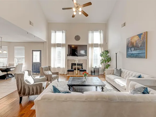2015 Holly Glade Ln, Sugar Land, TX 77498