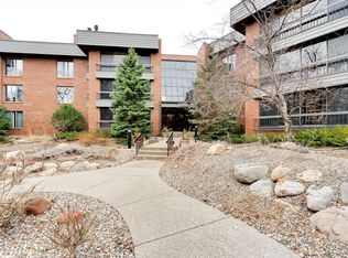 7250 Lewis Ridge Pkwy APT 101, Edina, MN 55439