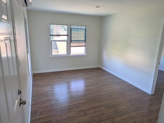 3rd image of 529 Myrtle St APT B