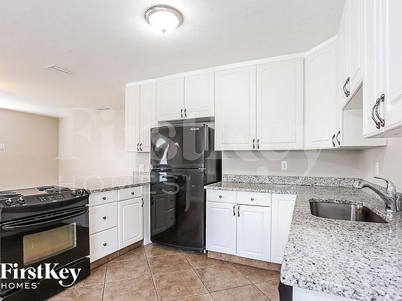 5th image of 809 60th Ave NE