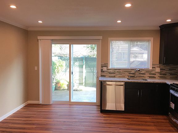 4th image of 1471 Terra Nova Blvd
