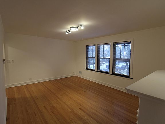 5th image of 5805 N Richmond St #2N