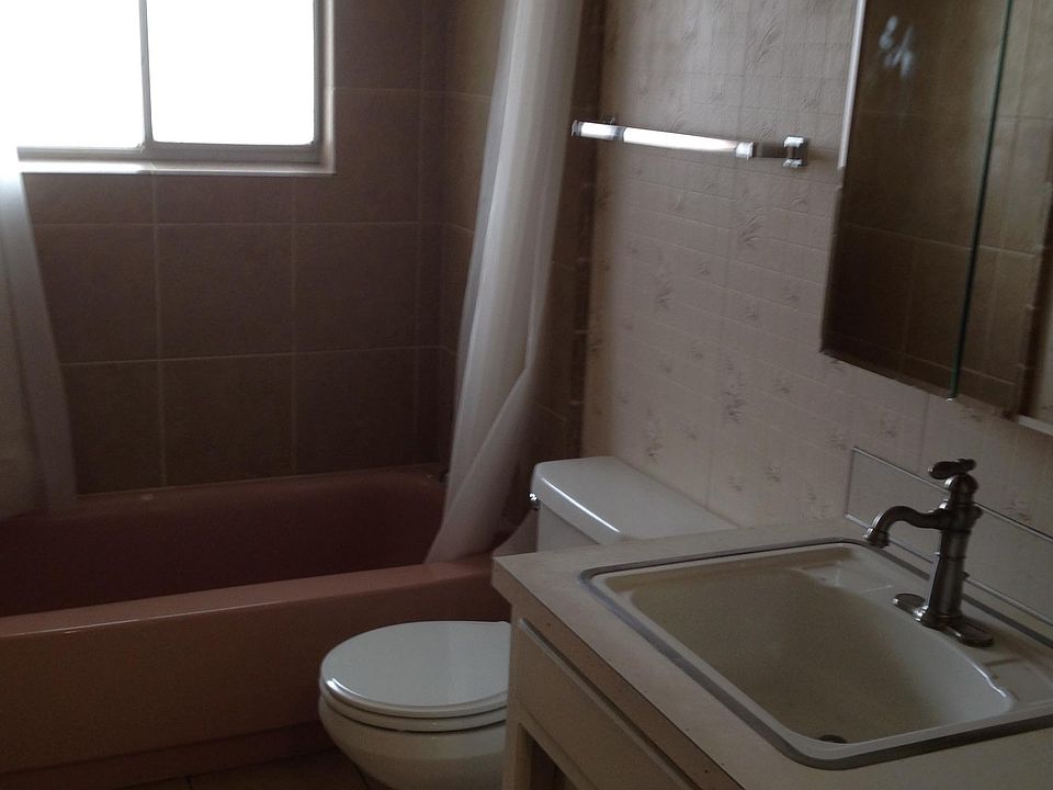 2nd image of 5424 S Huron St